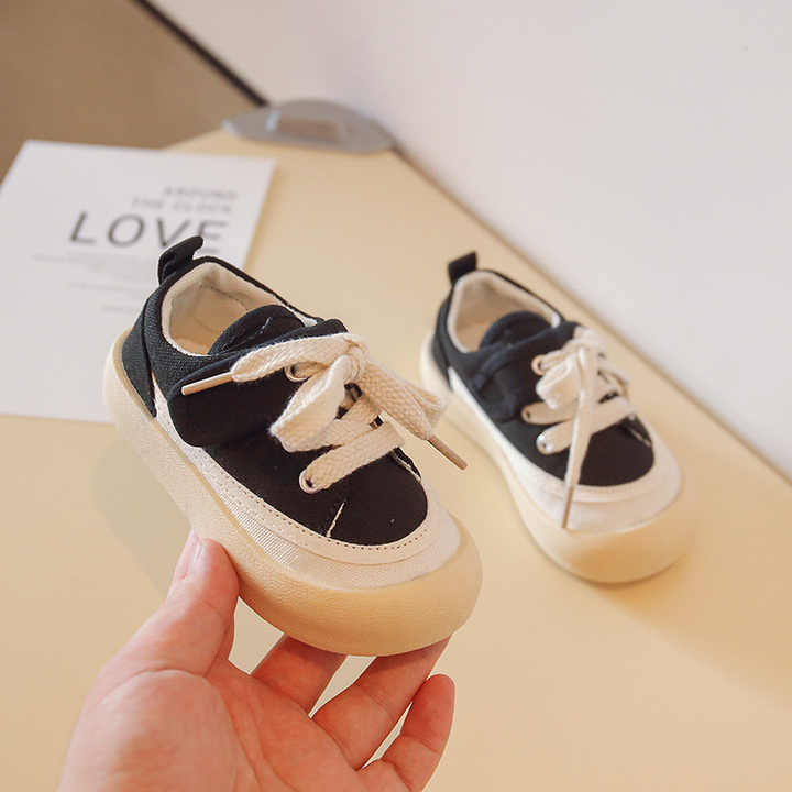 Girls' canvas sneakers