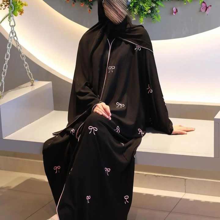 عباية سودا ازياء