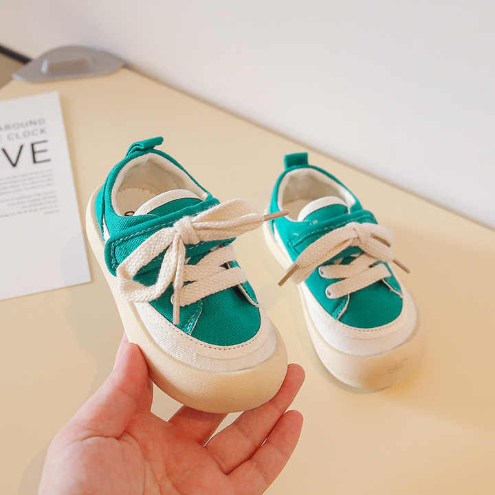 Girls' canvas sneakers