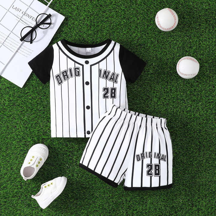 أطقم ملابس للأولاد من عمر 6 أشهر-3 أعوام بسعر . Factory wholesale 6 months-3 years old boys clothing