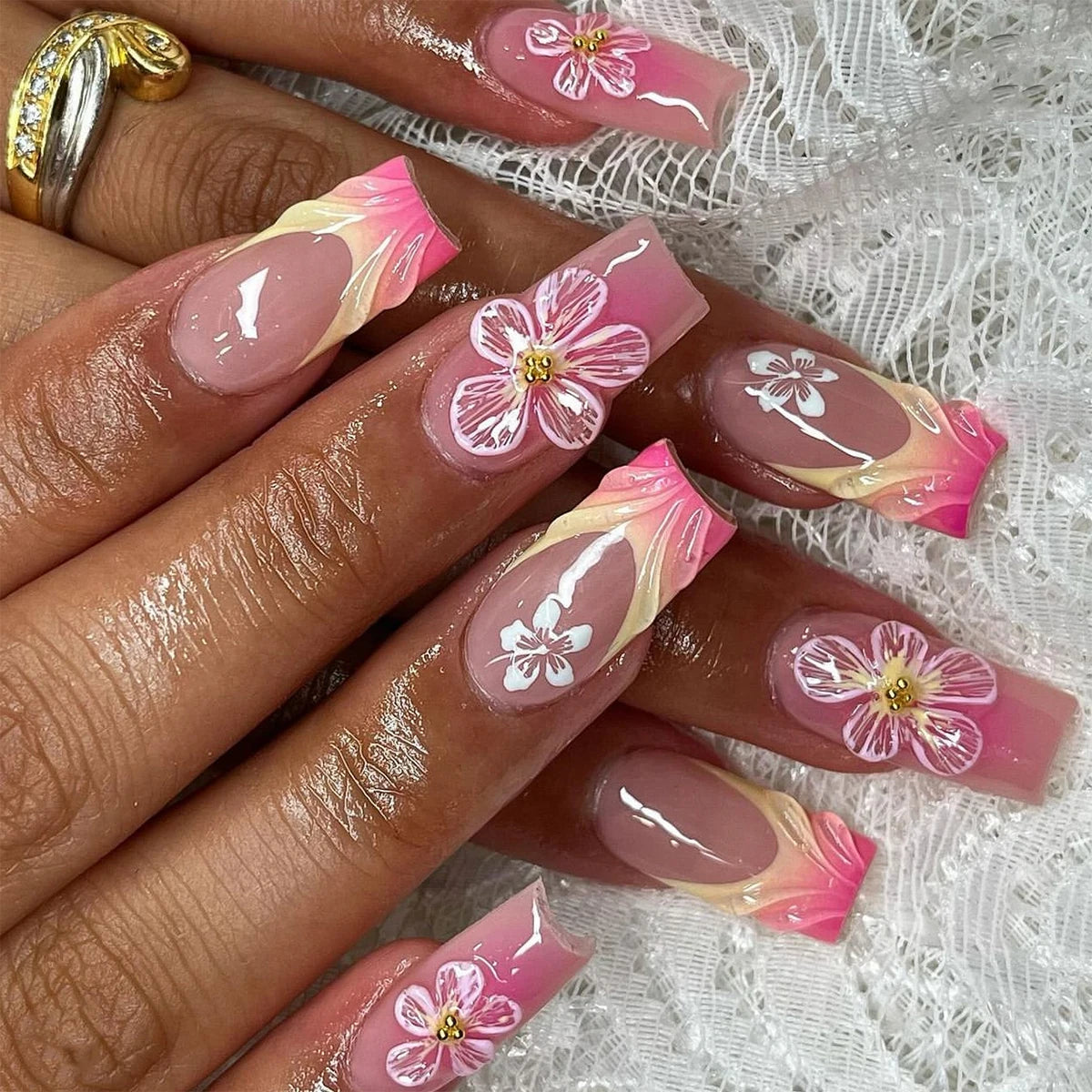 Short square fingernails