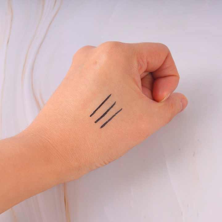 Liquid Eyeliner Pencil - قلم تحديد العيون -