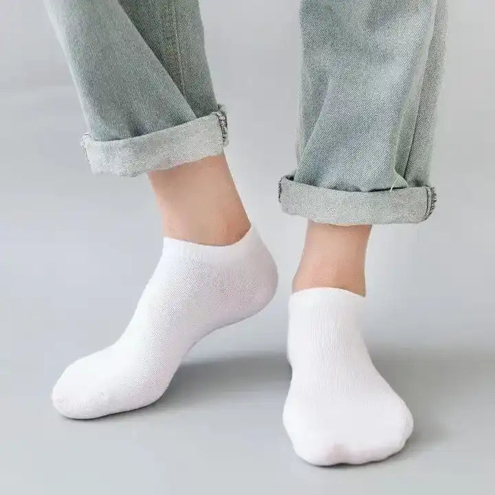 Children's Fashion: Black, White and Pure Grey for 1-12 Years D250118