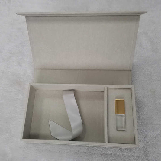 صندوق صور مخملي مخصص لحفلات الزفاف . Custom Velvet Photo Box for Weddings