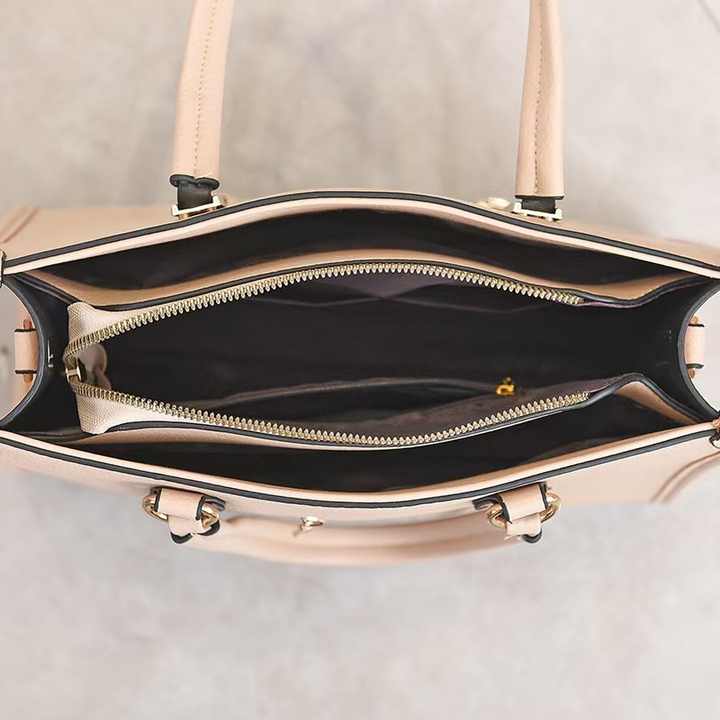 Elegant women's faux leather bag