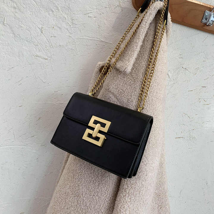 Stylish women's shoulder bag with popular design