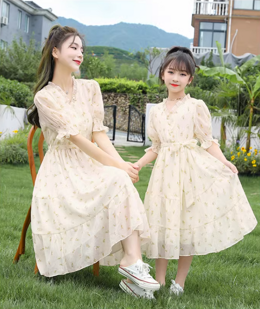 فساتين البنوتات - الأم والبنت