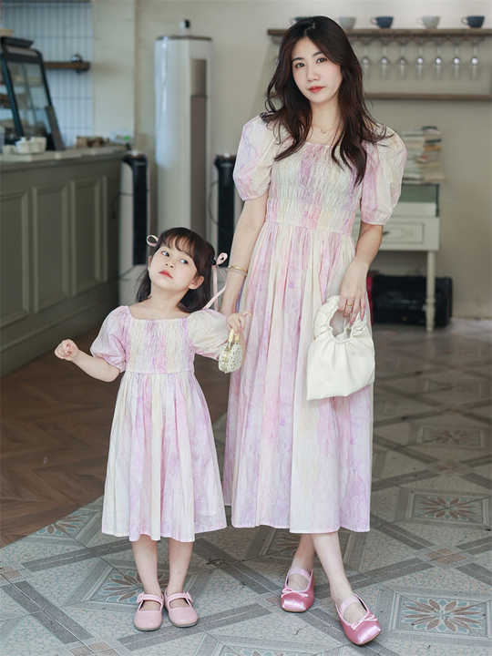 Custom Cotton Mother and Daughter Dresses Clothes for Family Matching Outfits Dress Shirt Parent-Child Family Matching Clothesمخصص القطن الأم وابنته فساتين الملابس للأسرة مطابقة الزي اللباس قميص الوالدين والطفل الأسرة مطابقة الملابس