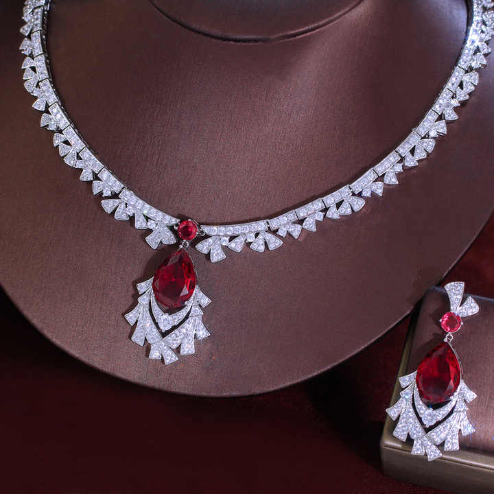 Engagement Luxury Jewelry - طقم مجوهرات فاخر من قلادة