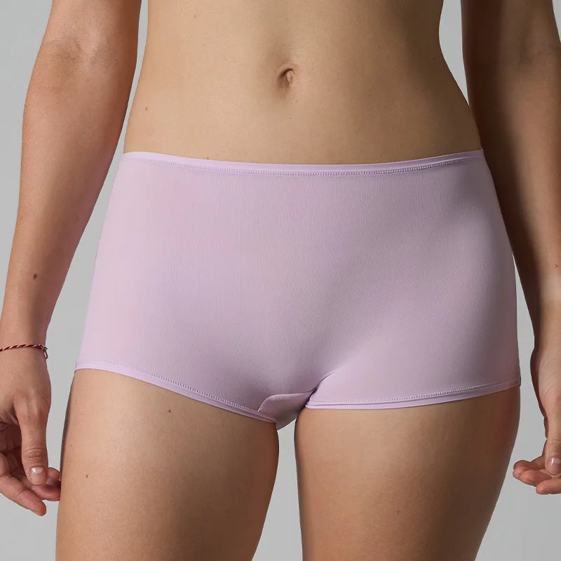 ملابس نسائية داخلية