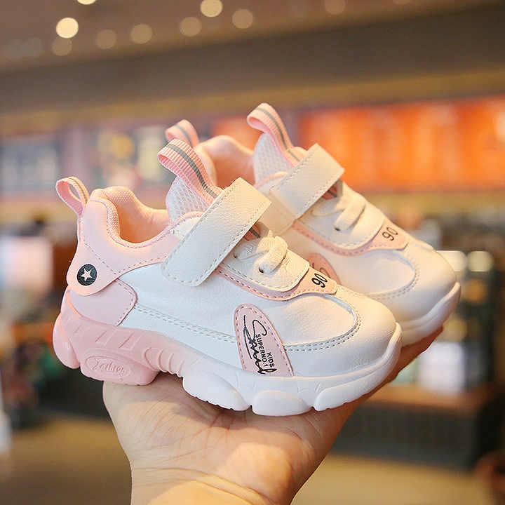 أحذية رياضية جديدة للأولاد والبنات للربيع والخريف . New Spring Autumn Boys Girls Sneakers Soft Sole Toddler