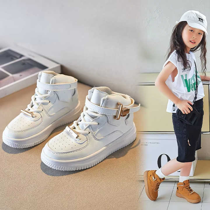 Girls' sports shoes