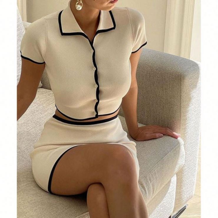 تنانيير أكمام قصيرة