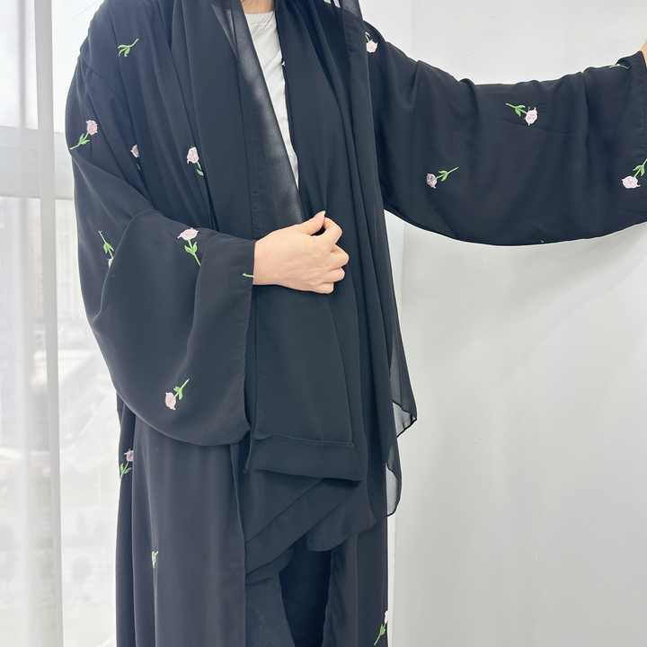 عبايات نسائية