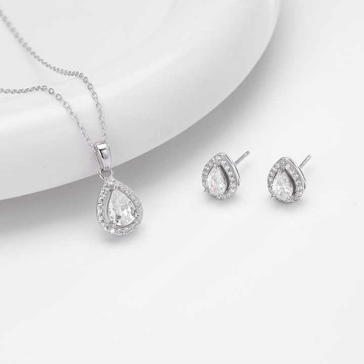 Luxury Accessories - Pendant Earrings Necklace Boutique