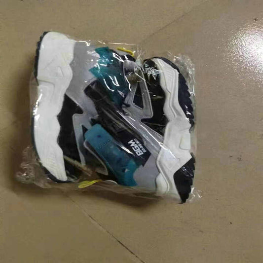 Casual shoes for all-day standing