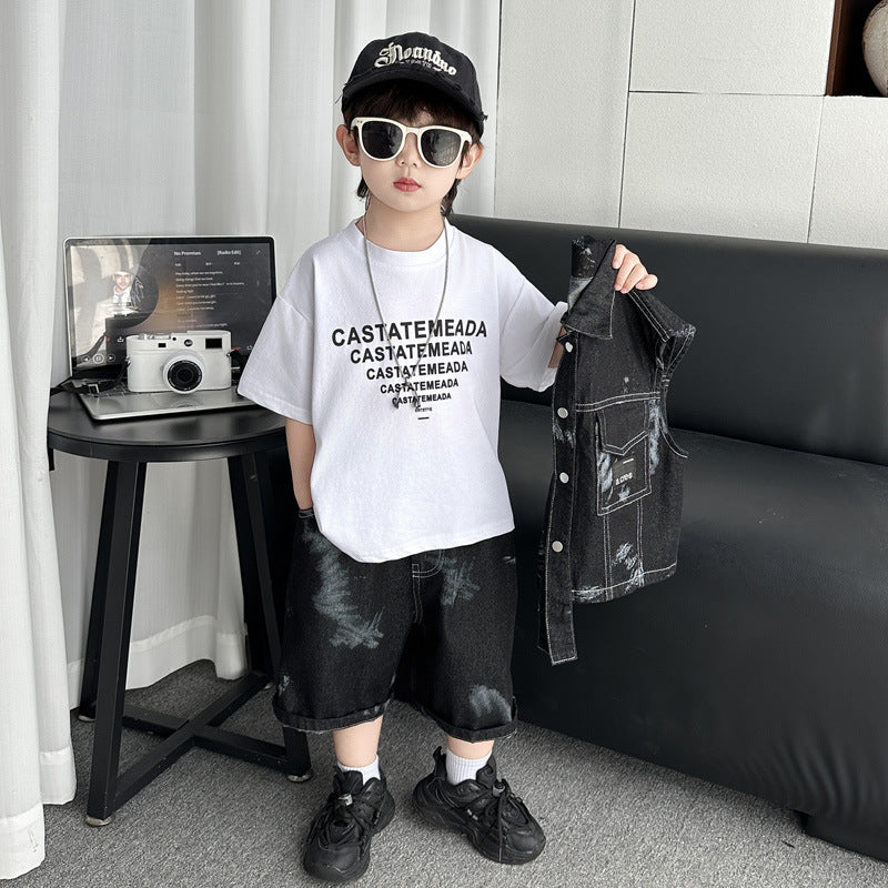 طقم ملابس أطفال