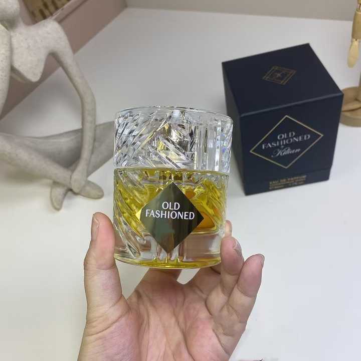 عطر عالي الجودة - نسائيه