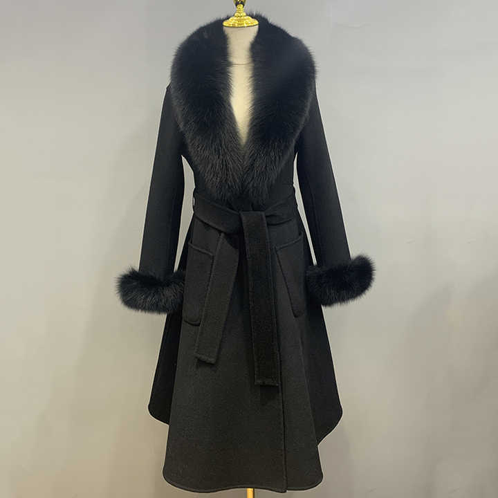 Elegant women's long wool and cashmere coat