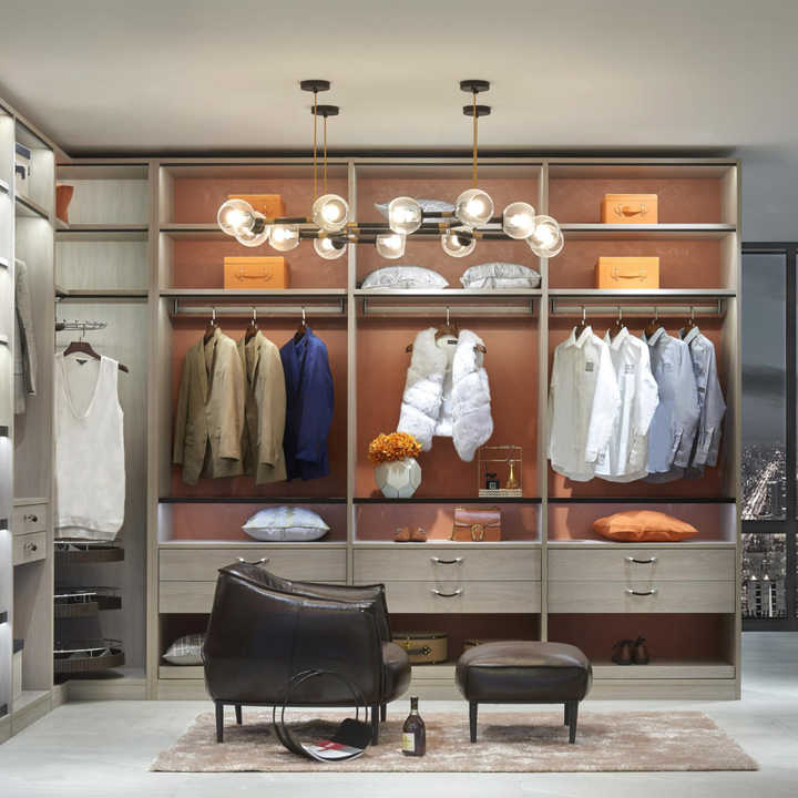 wardrobe خزانة ملابس