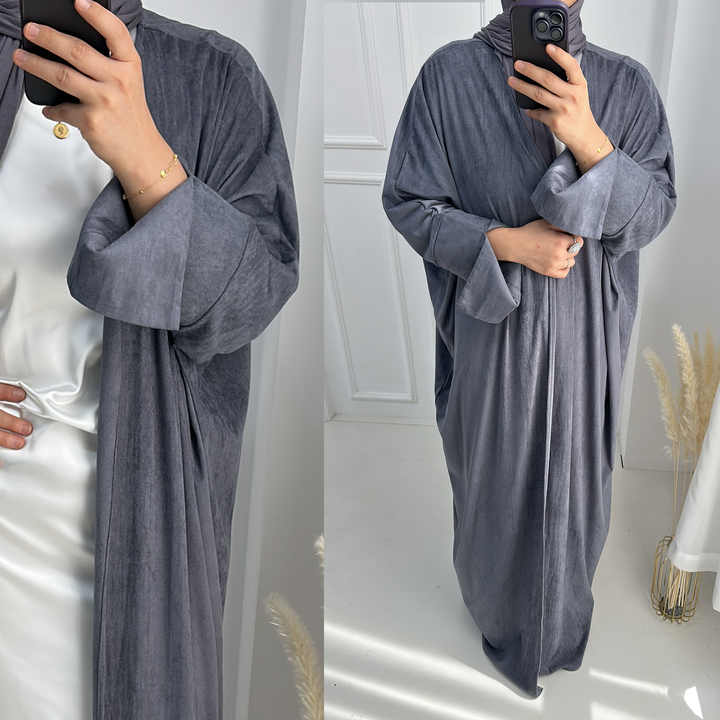 عبايات ملونة نسائيه