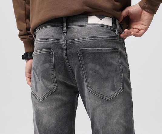 Best-selling men's pants