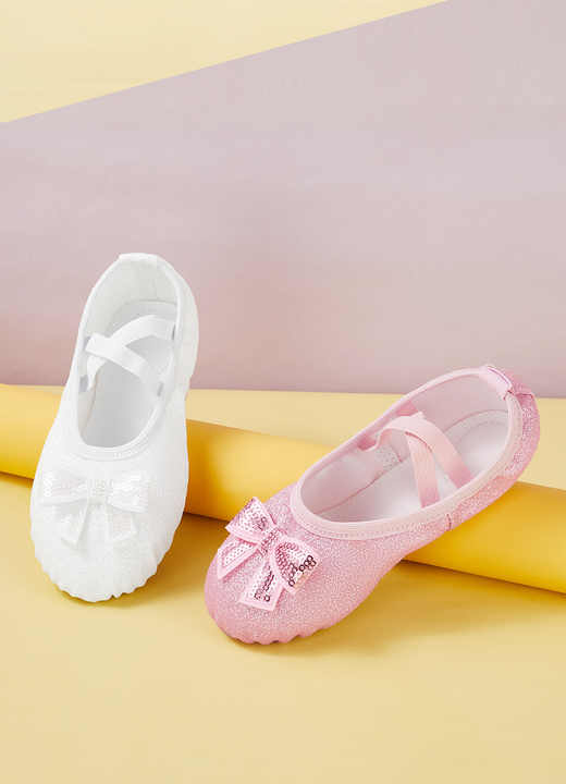 flat ballet slippers