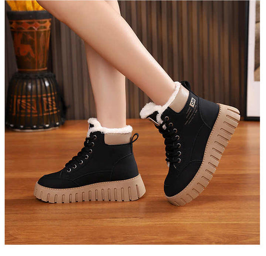 أحذية رياضية نسائية