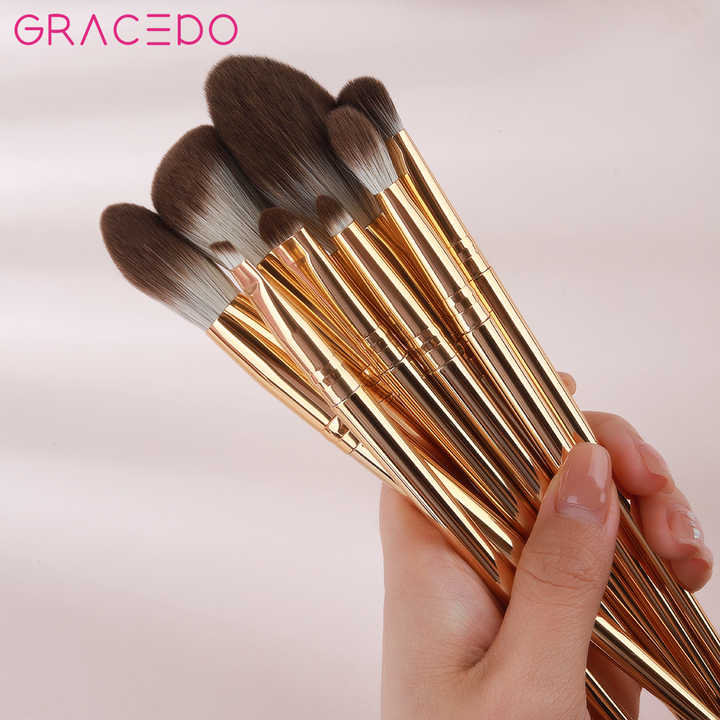 makeup brushes