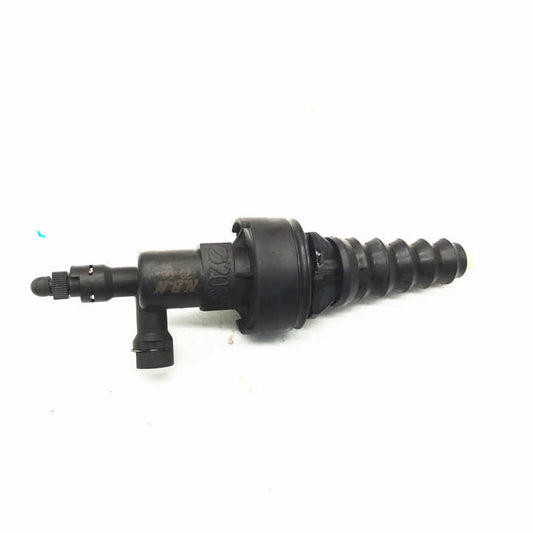 أسطوانة القابض الرئيسية