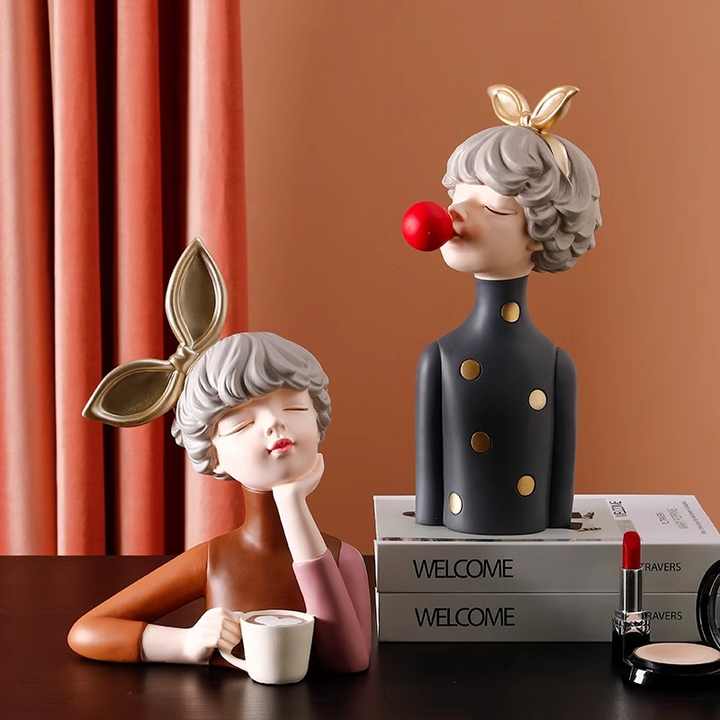 Girly Floral Bouquet Scandinavian Design Resin Decor