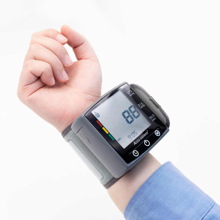 Automatic Wrist Blood Pressure Monitor OEM ODM LCD