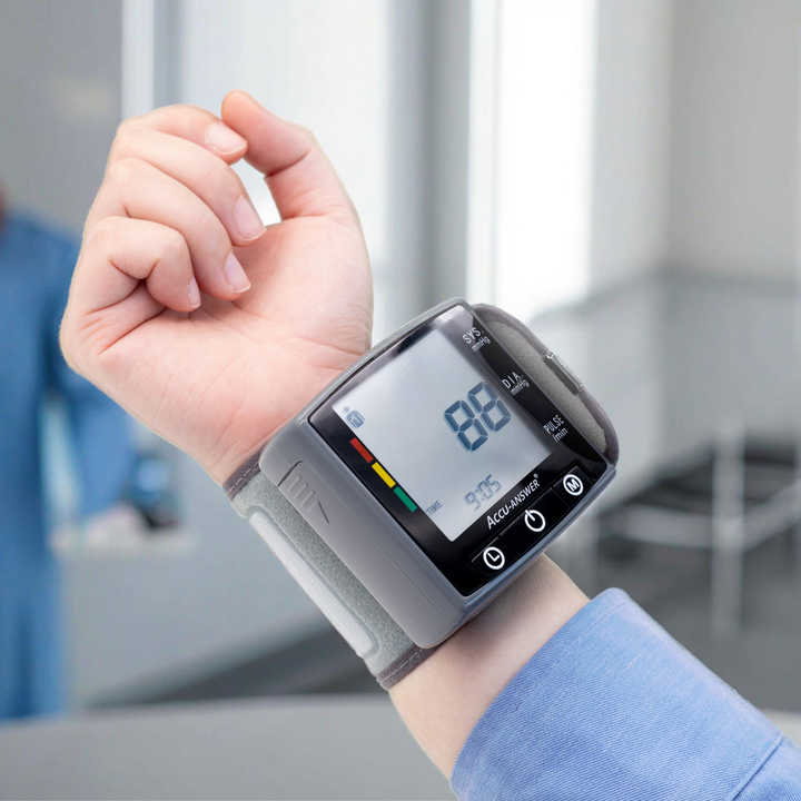 Automatic Wrist Blood Pressure Monitor OEM ODM LCD
