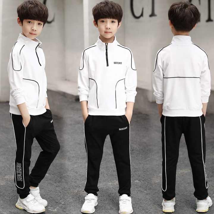 Boys' clothing set.