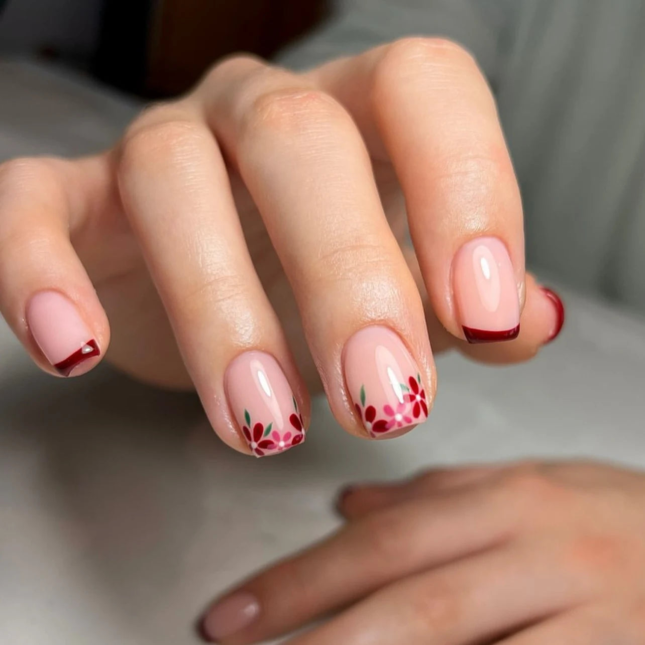 Short square fingernails
