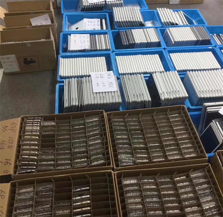 ايفون مفتوح