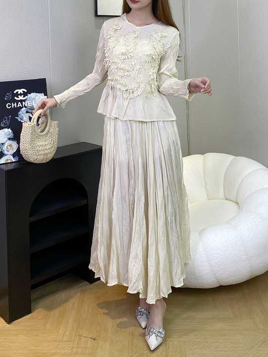 Women's 2-Piece Pleated Outfit
