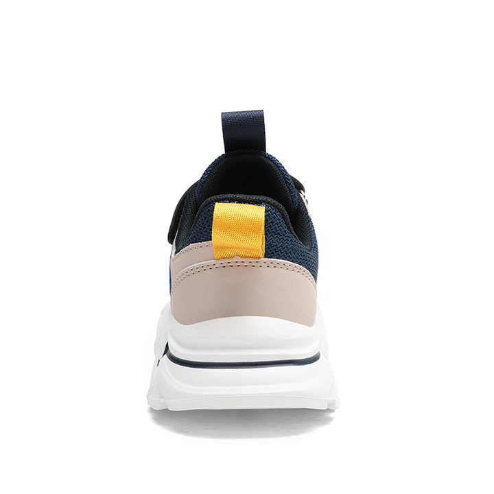 أحذية رياضية جديدة عالية الجودة . New high quality sneakers