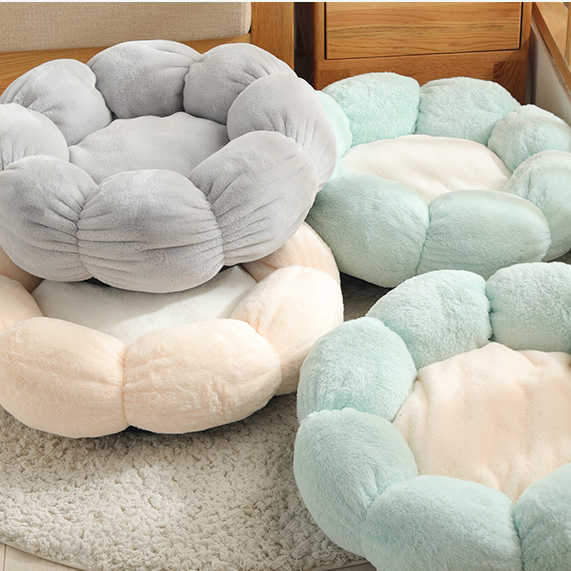 Princess Soothing Recreational Pet Bed Sofa. Mattresses.