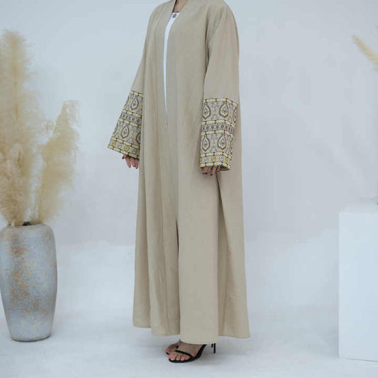 عبايات نسائيه ملونة