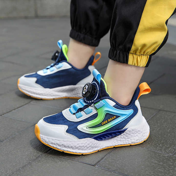 أحذية رياضية جديدة عالية الجودة . New high quality sneakers