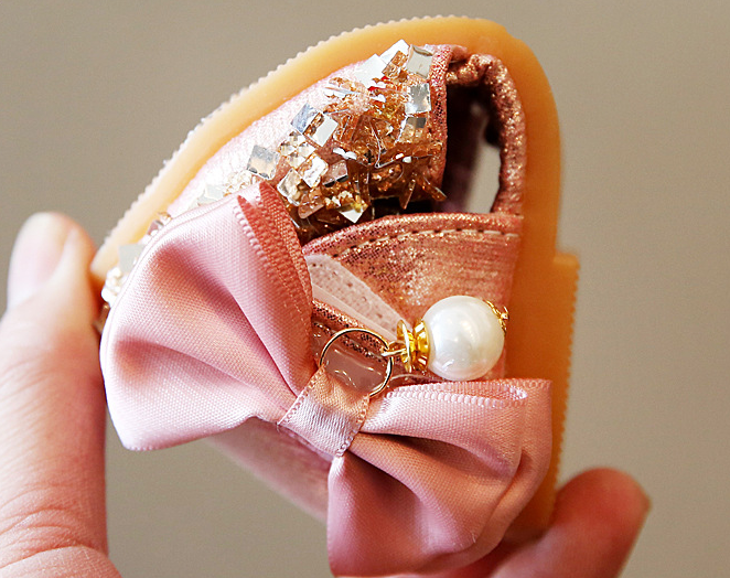 Fashionable girls flat shoes