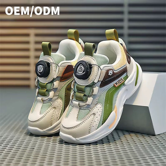 Children's sports shoes