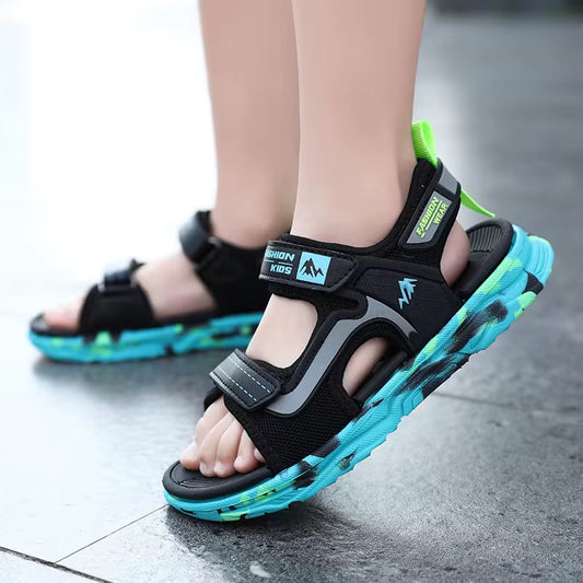 صنادل جديدة للأولاد