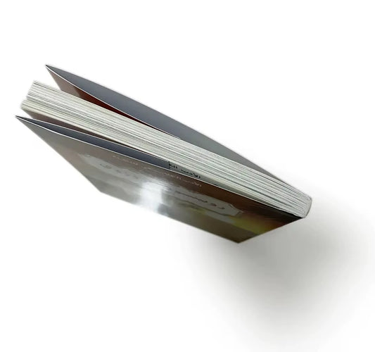 كتاب ناعم عالي الجودة ورقي أسود وأبيض