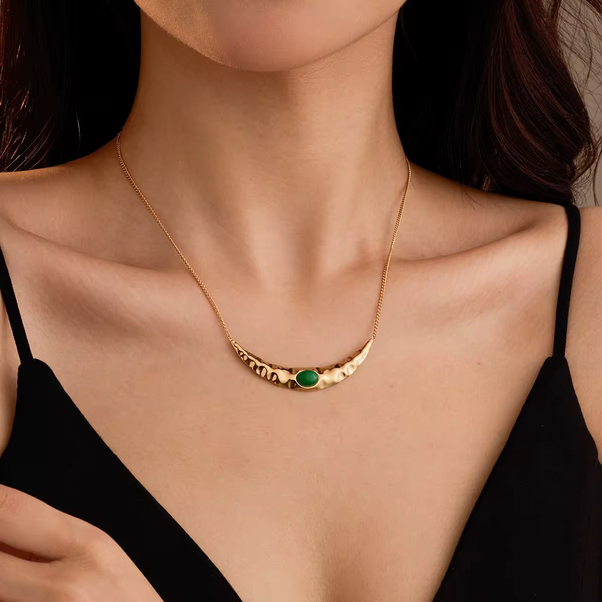 Women's necklace