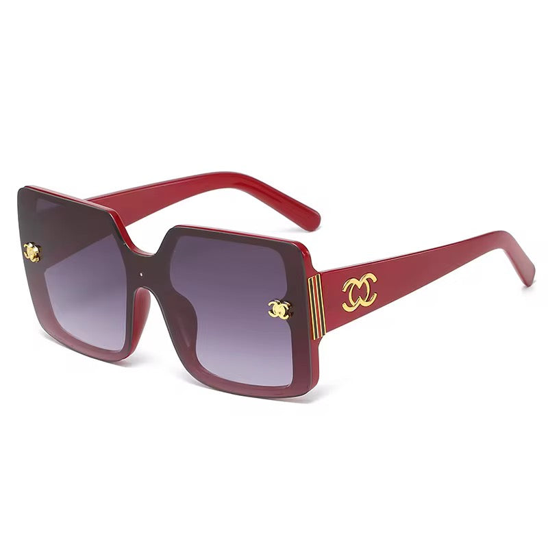 نظارات شمسيه للسيدات عصريه و كلاسيكيه - Modern and classic women's sunglasses