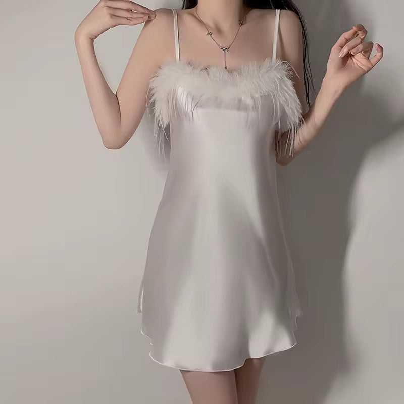 بيجامة نوم نسائية مثيرة