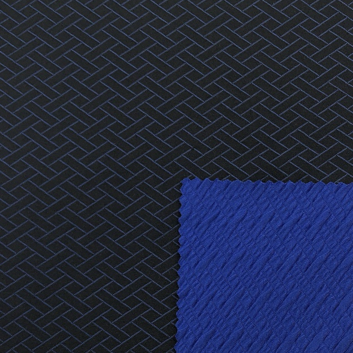 Seersucker Fabric with Wicking Anti Bacterial Finishنسيج سيرساكر مصبوغ بخيوط 94% بوليستر- 6%