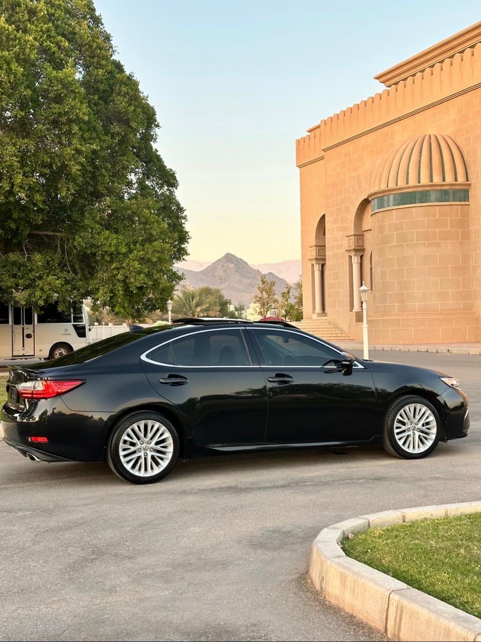 المعتمد لسيارات\ES350 لكزس